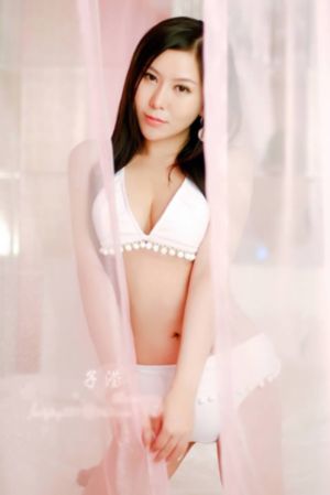 冬日后的樱桃花