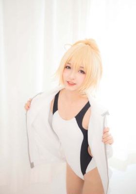 《蜜汁樱桃》作者:苦咖啡